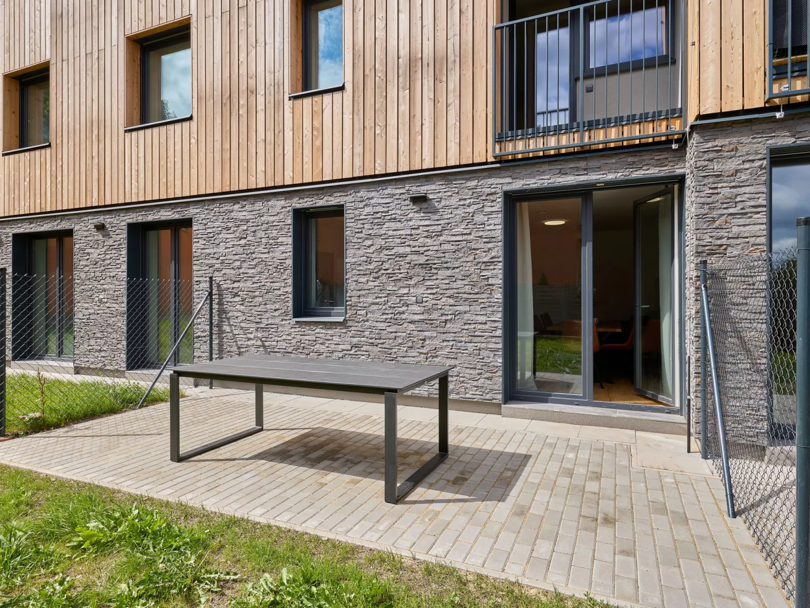 Modern Mountain Terrace Retreat & Pets-Buiten