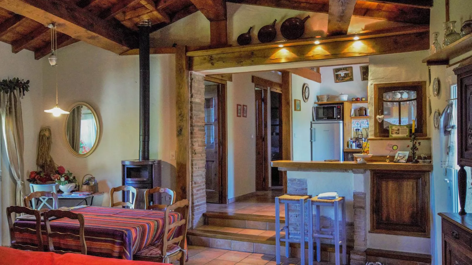 Gite des Kathares-Eetkamer