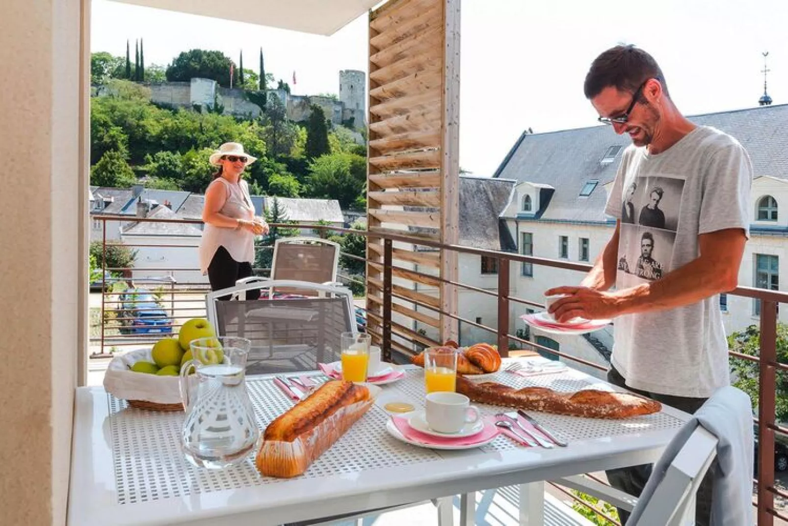 Vakantiehuis in Chinon met balkon of terras-Terrasbalkon