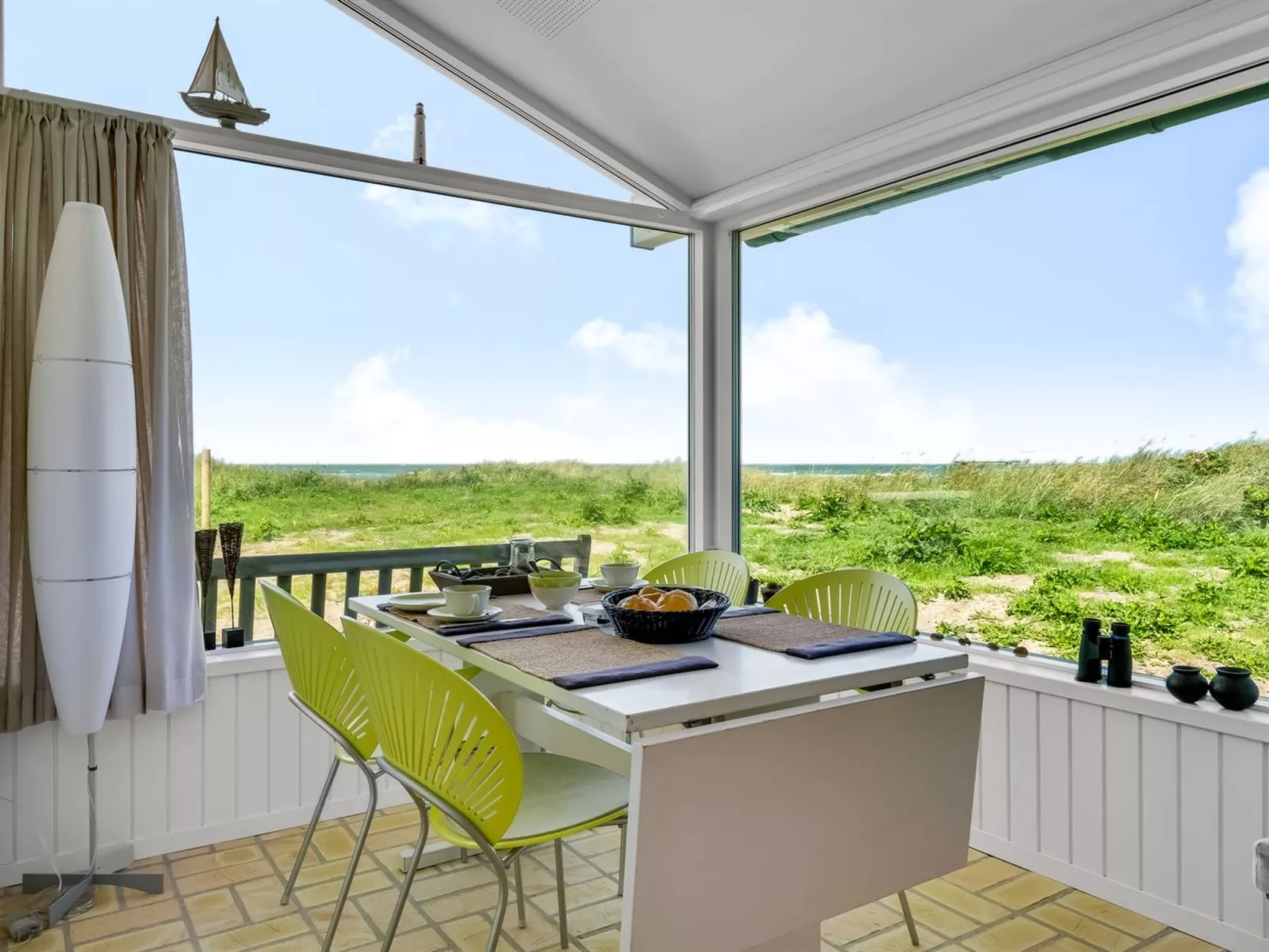 "Zina" - 50m from the sea-Binnen