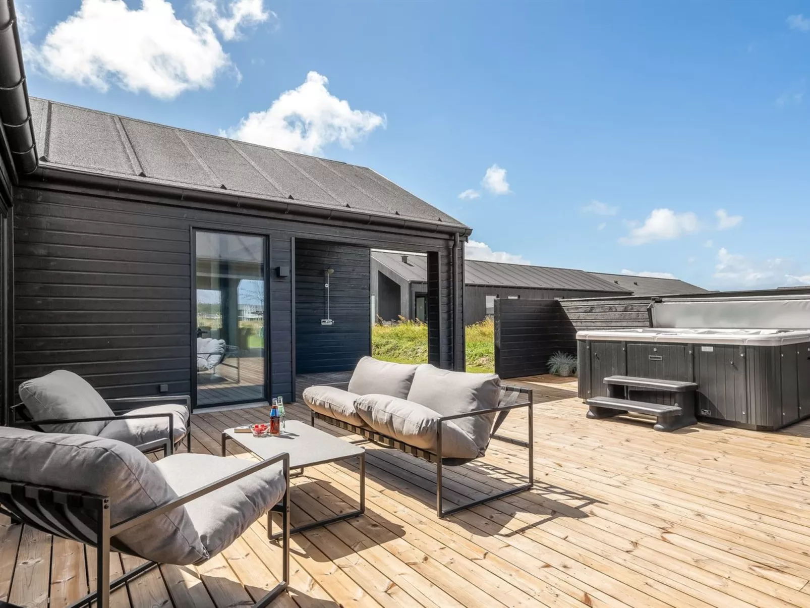 "Analine" - 950m from the sea-Buiten