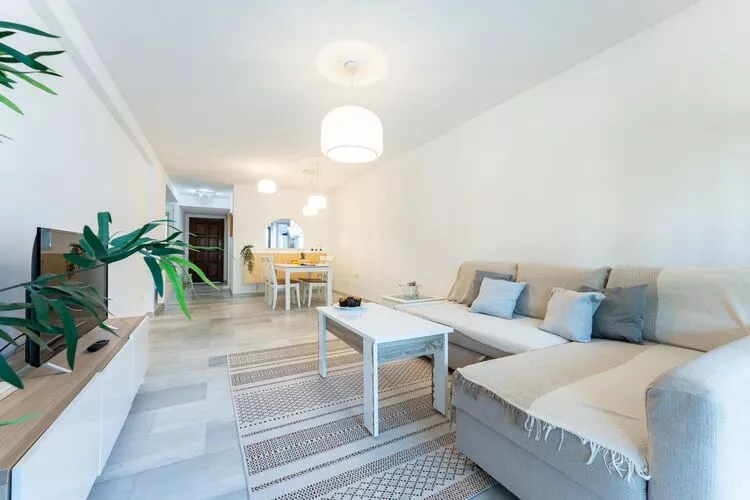 CT 286 - Faro's Marbella Apartment - Monte Paraiso-Woonkamer