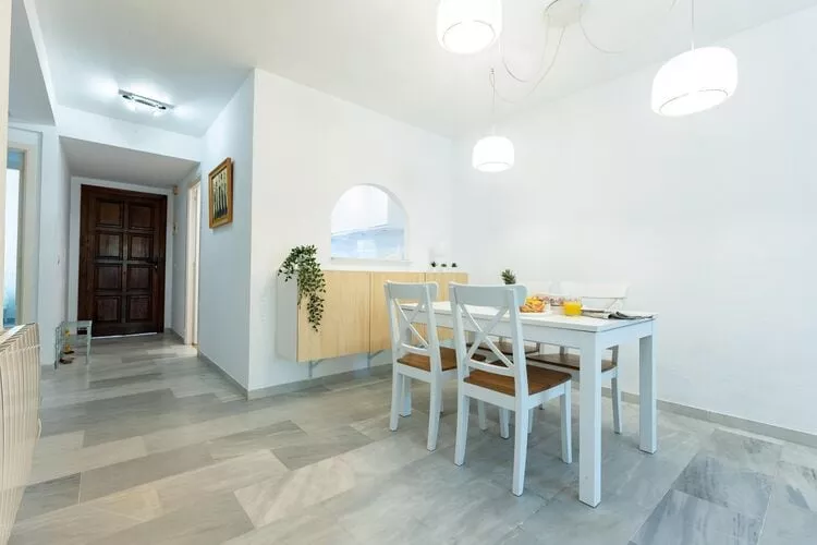 CT 286 - Faro's Marbella Apartment - Monte Paraiso-Woonkamer