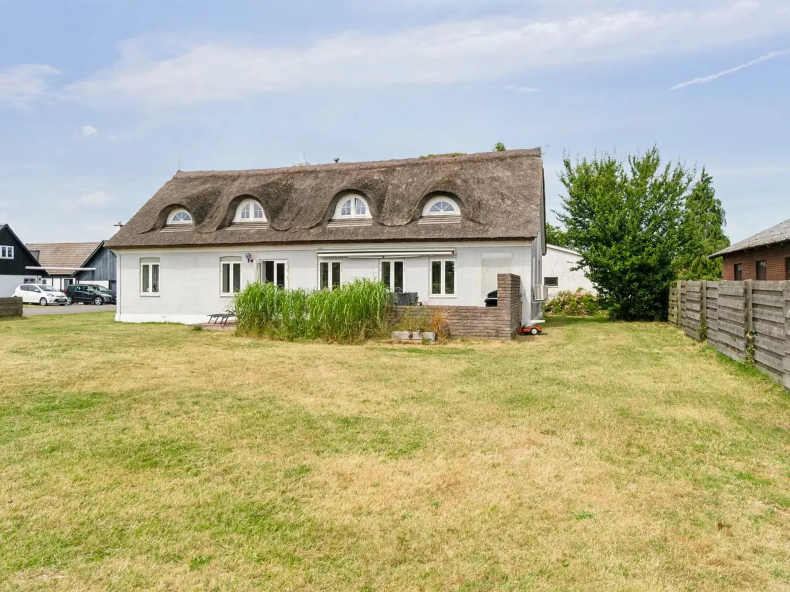 "Fridgerd" - 4.8km from the sea-Buiten