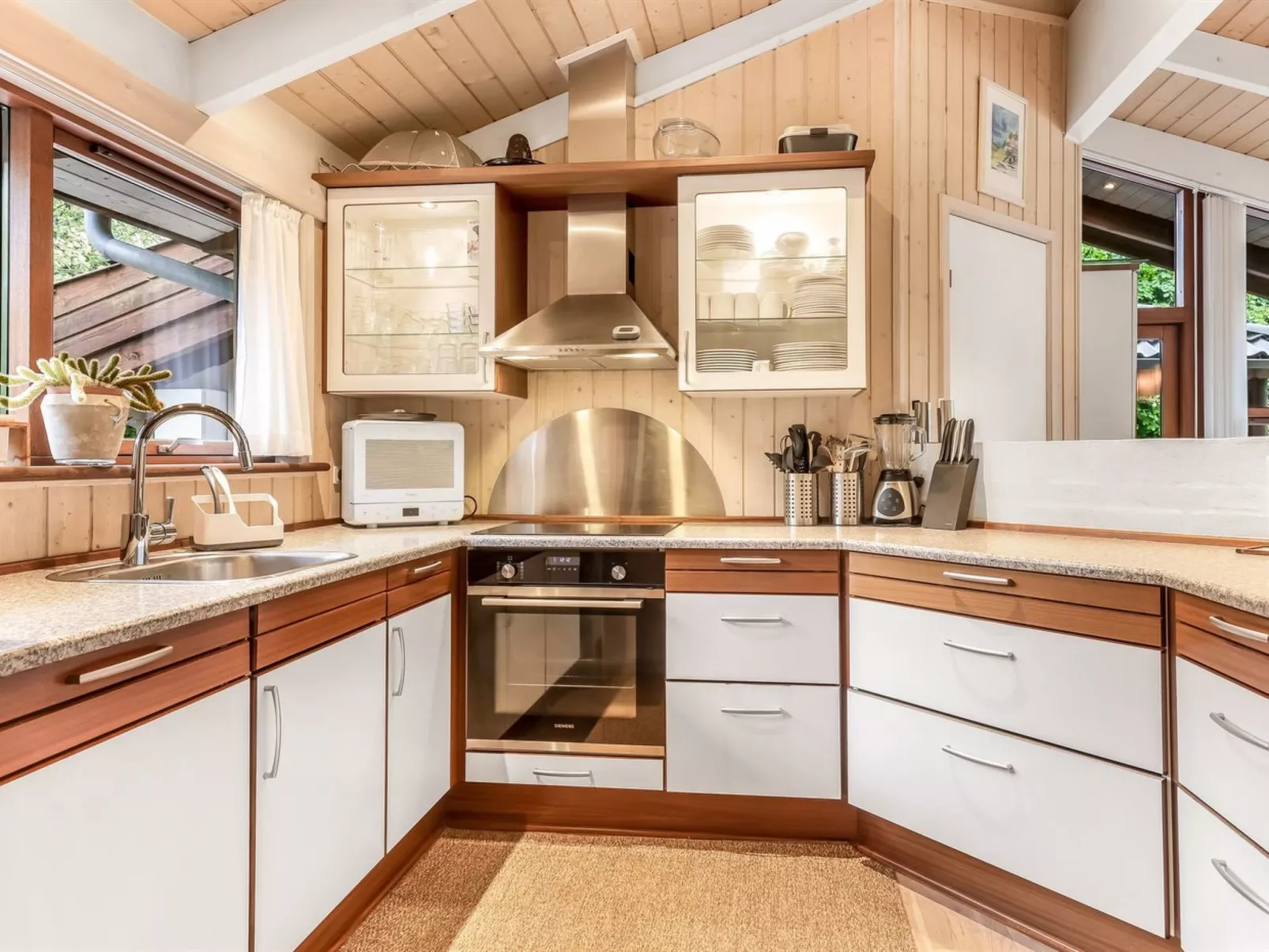 "Leevi" - 150m from the sea-Binnen