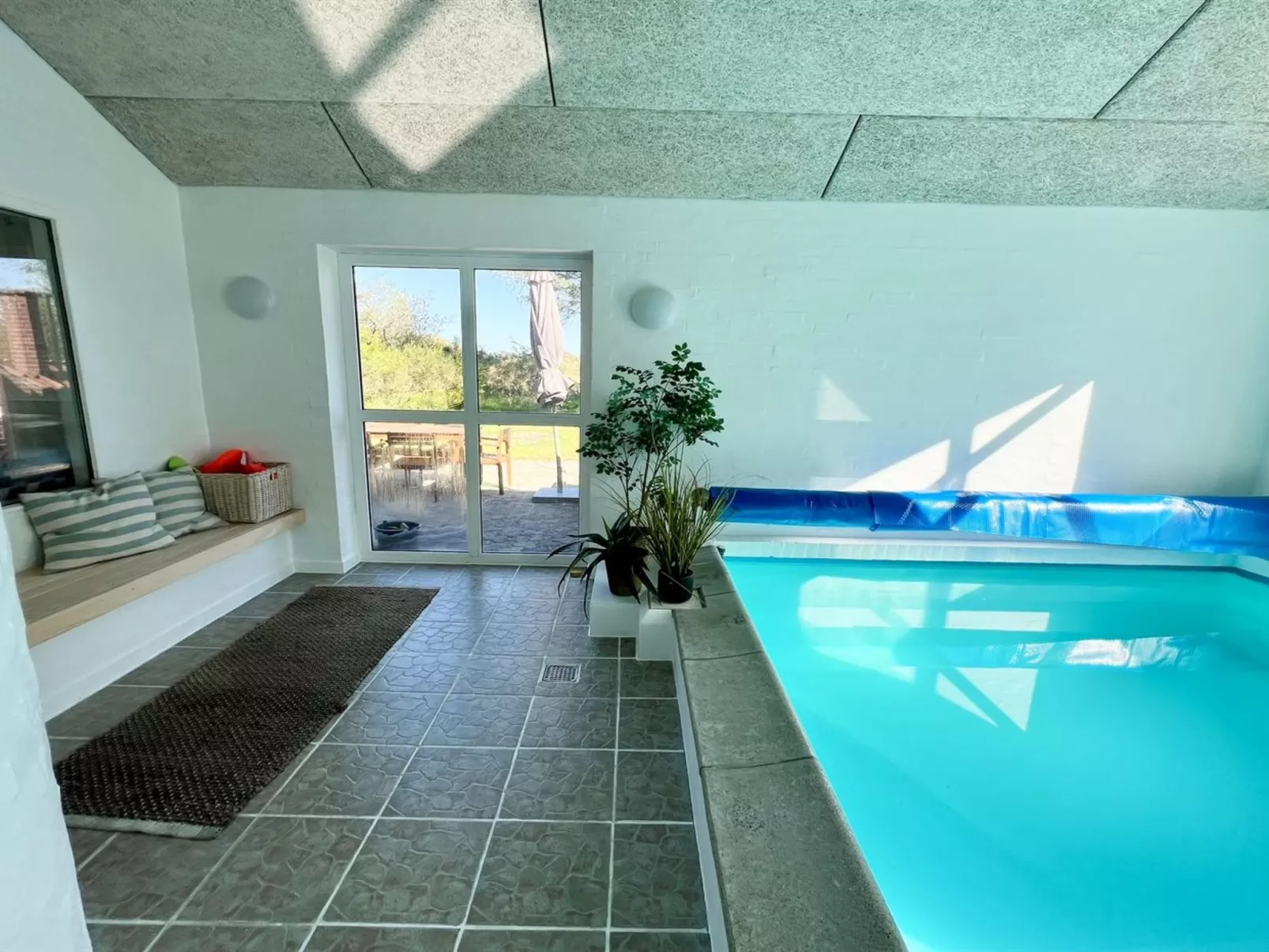 "Anniesette" - 1.5km from the sea-Buiten
