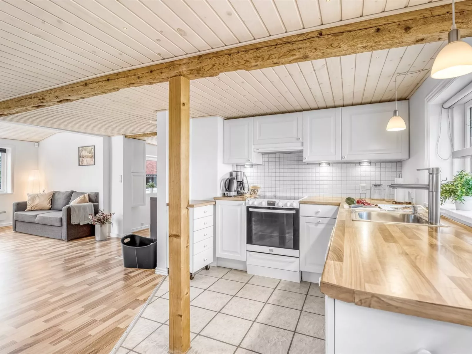 "Anneke" - 1.3km from the sea