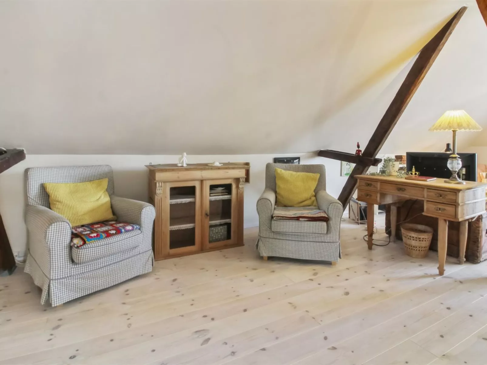 "Fenia" - 9.8km from the sea-Binnen