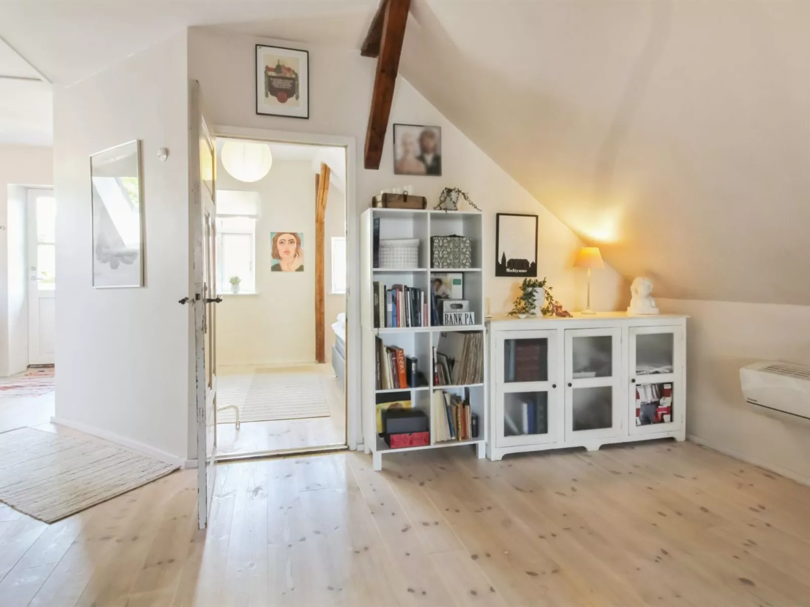 "Fenia" - 9.8km from the sea-Binnen
