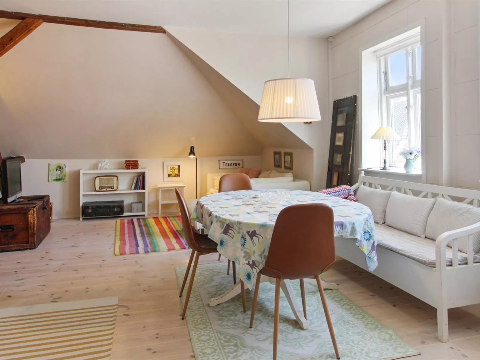 "Fenia" - 9.8km from the sea-Binnen