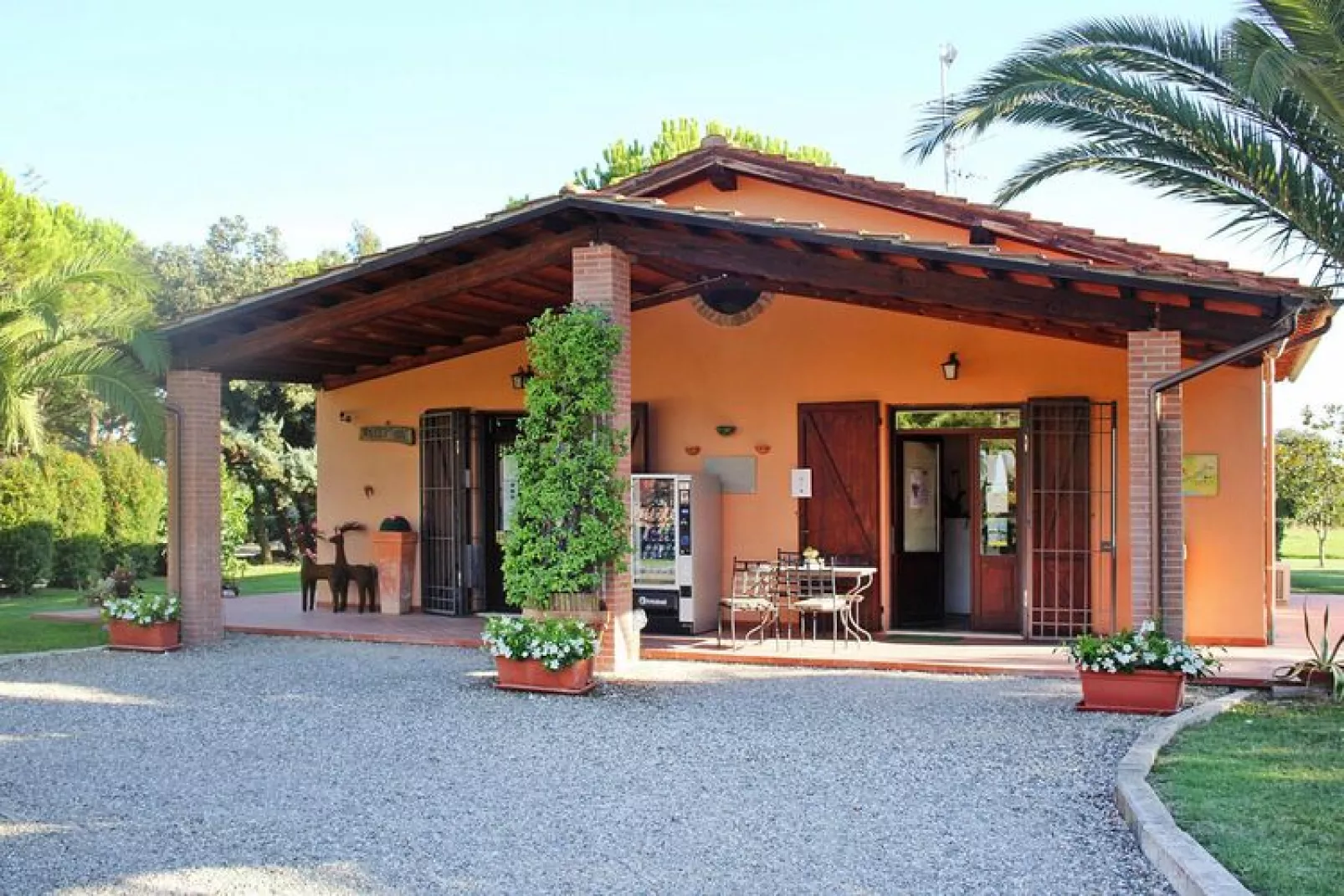 Fattoria San Lorenzo Grosseto EGOG Casa Livia oder Pozzino Trilo Superior-Buitenkant zomer