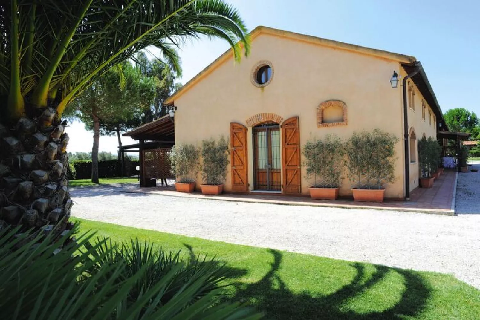 Fattoria San Lorenzo Grosseto EGOG Casa Livia oder Pozzino Trilo Superior-Buitenkant zomer