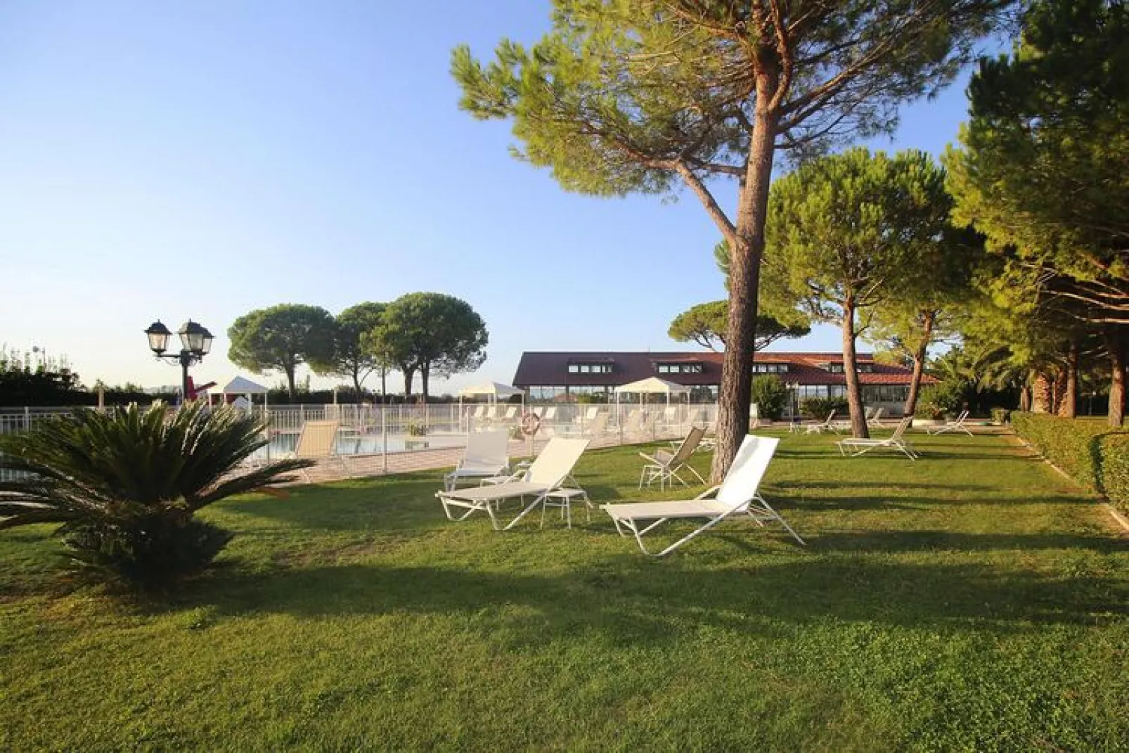 Fattoria San Lorenzo Grosseto EGOG Casa Livia oder Pozzino Trilo Superior-Tuinen zomer