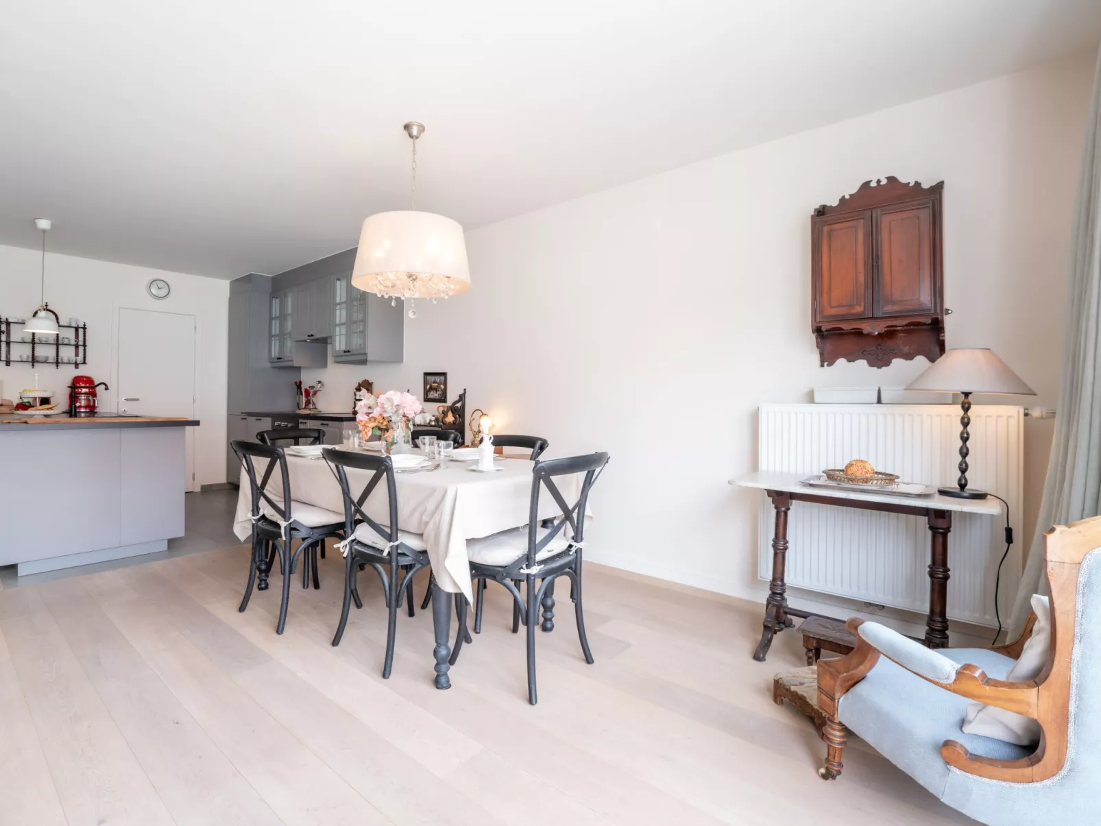 Lucette quiet but central-Binnen