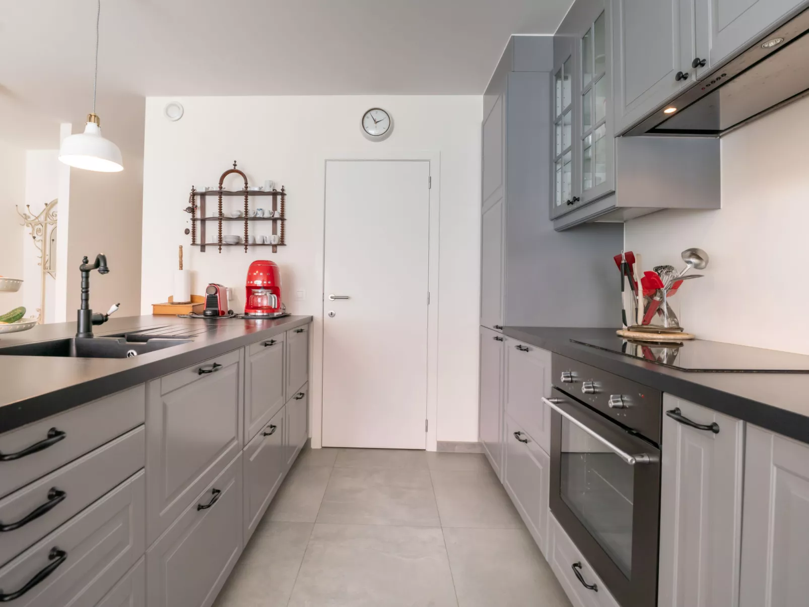 Lucette quiet but central-Binnen