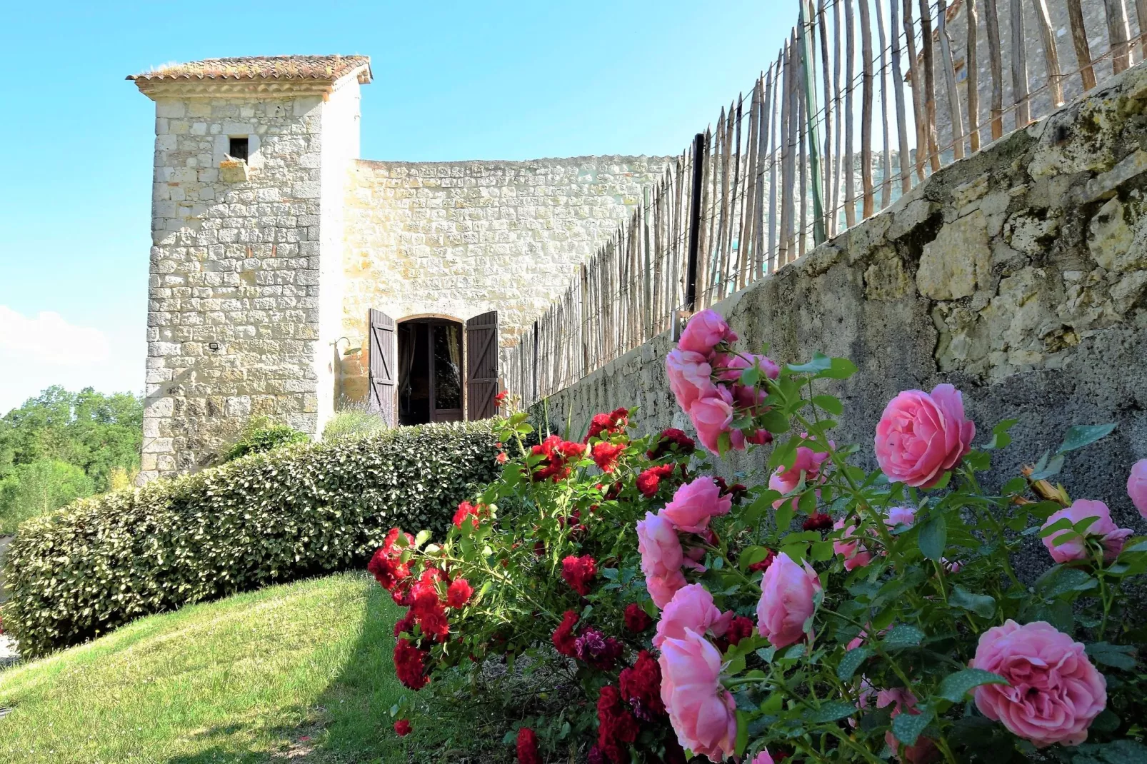 Chateau de Plèneselve 26P-Tuinen zomer