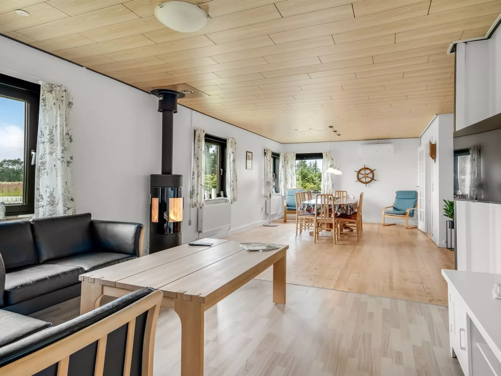 "Erle" - 4km from the sea-Binnen