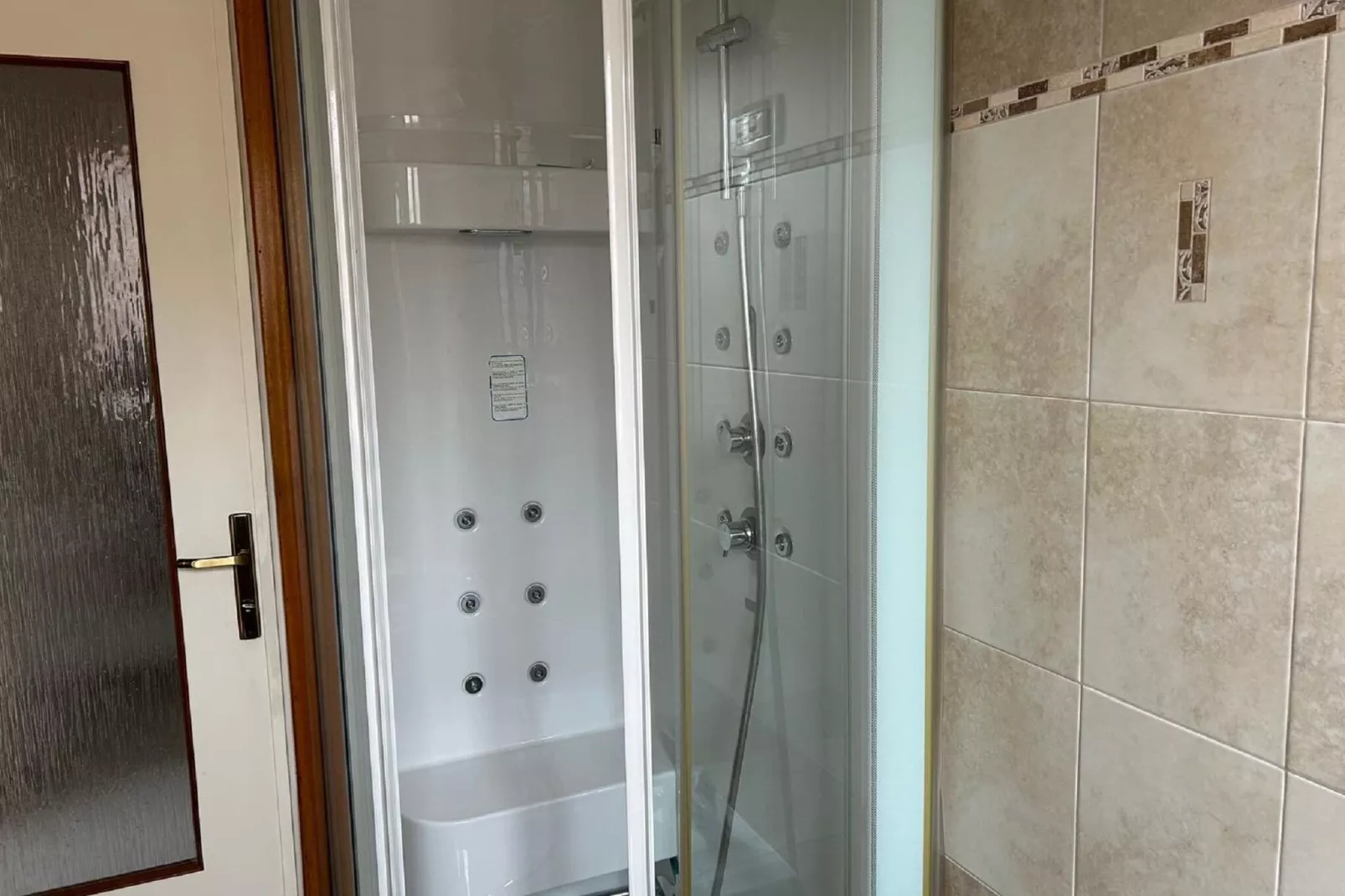 FIT03/1 - Villa Fiorita-Badkamer