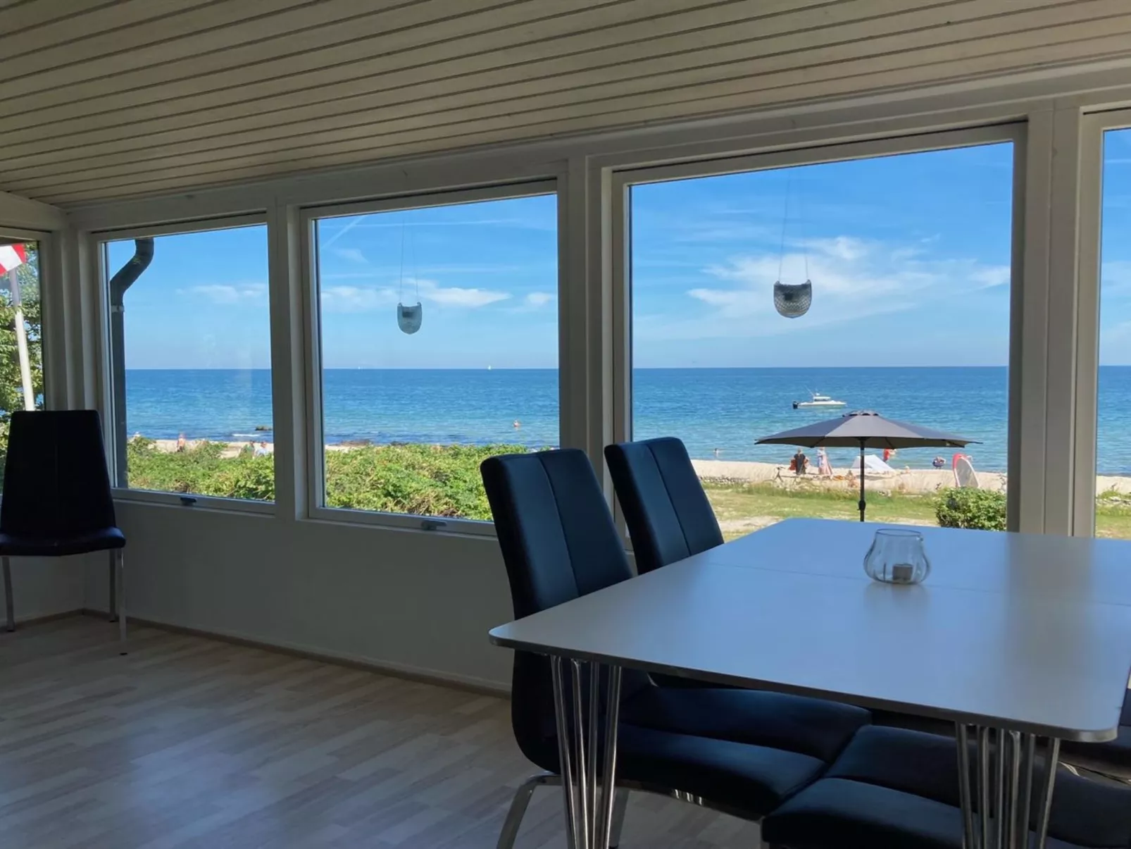 "Silke" - 10m from the sea-Binnen