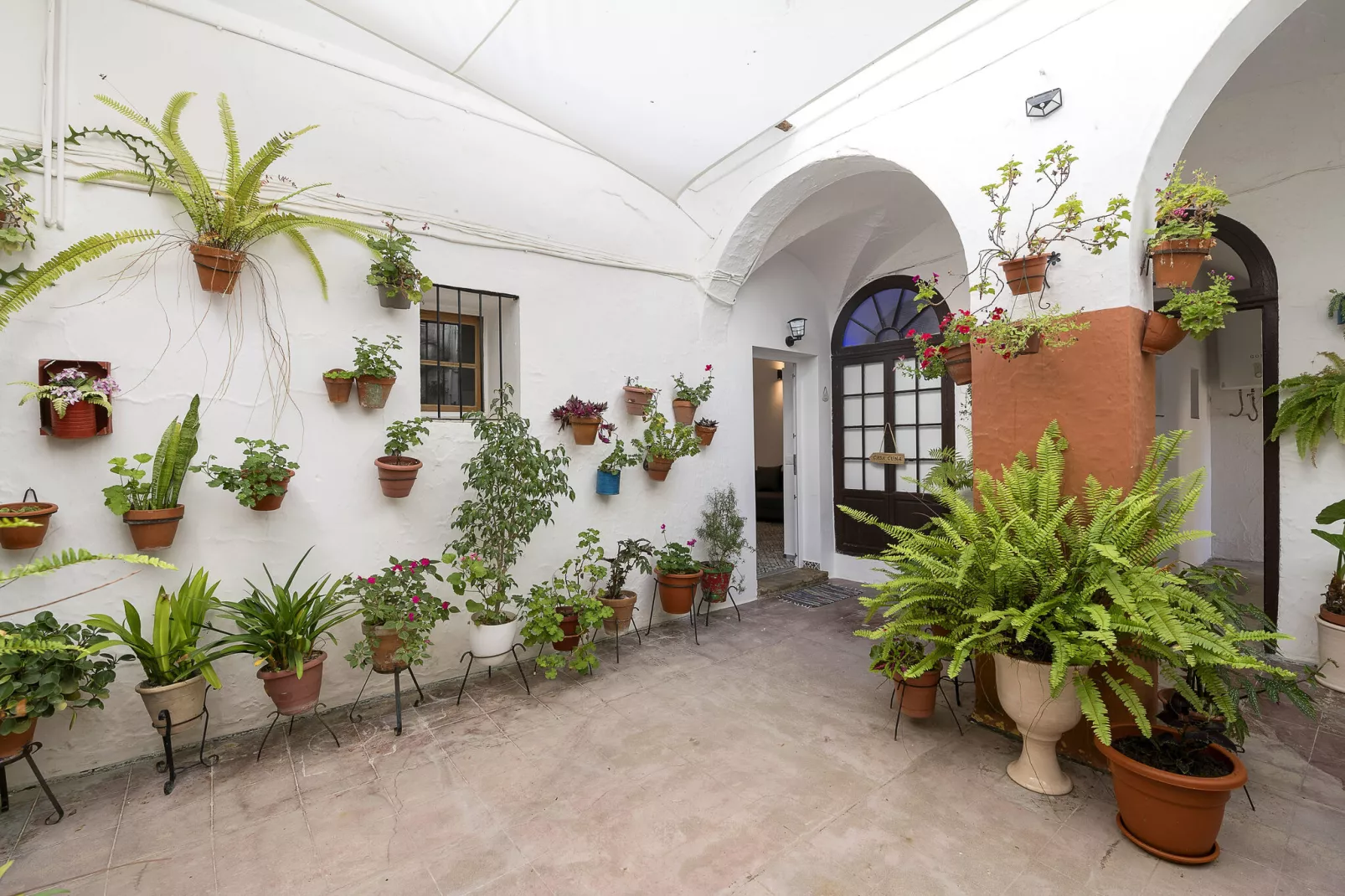 Casa Cuna-Buitenkant zomer