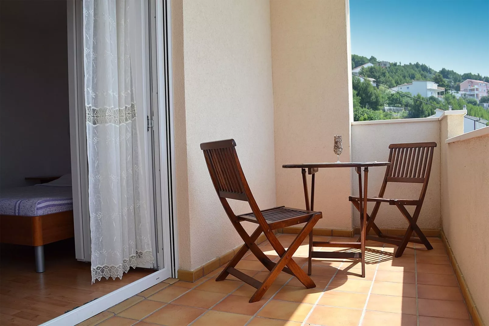 Shared pool apartment David - first floor-Terrasbalkon