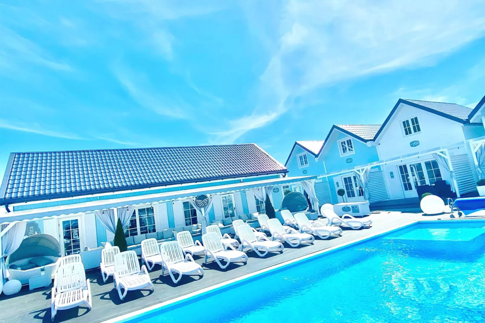 Holiday complex, Mielno-TYP B (max 6 Erw. + 2 Kind.) = TYP A (Kontipool)-Zwembad