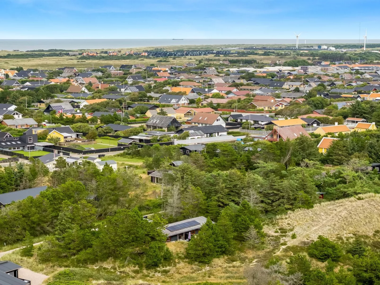 "Vemund" - 300m from the sea-Buiten
