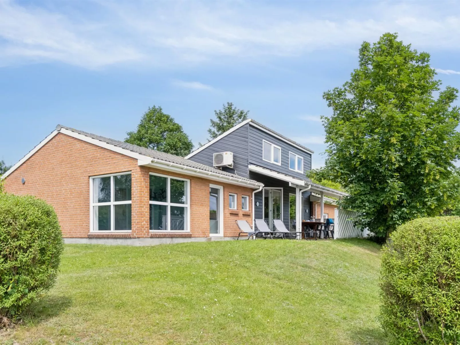 "Svenn" - 300m from the sea-Binnen
