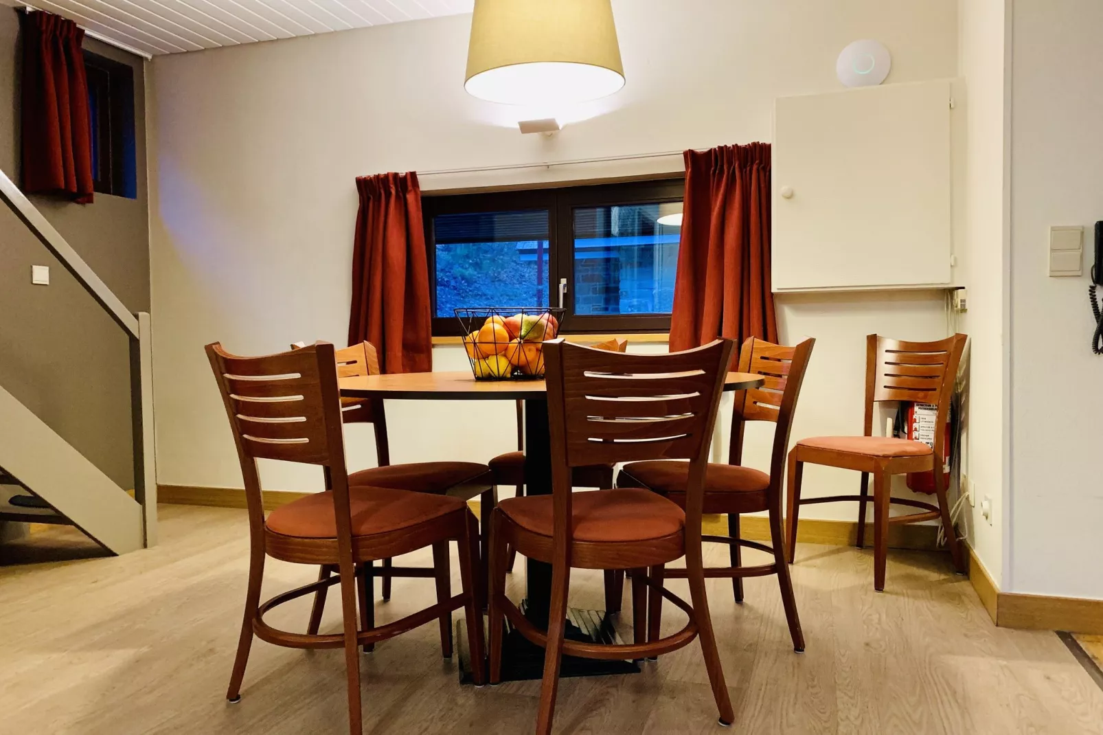 Cottage Excellence-Eetkamer