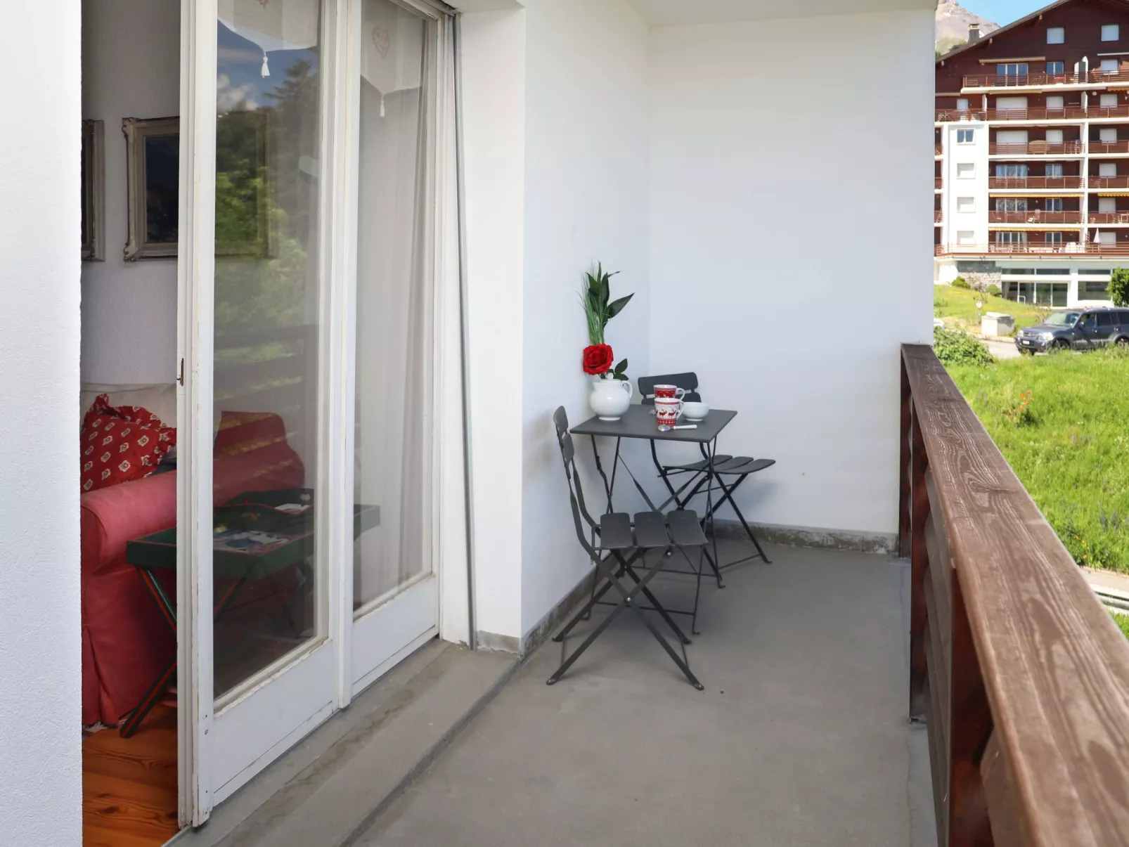 Europa Est 2 / APT 83-Binnen
