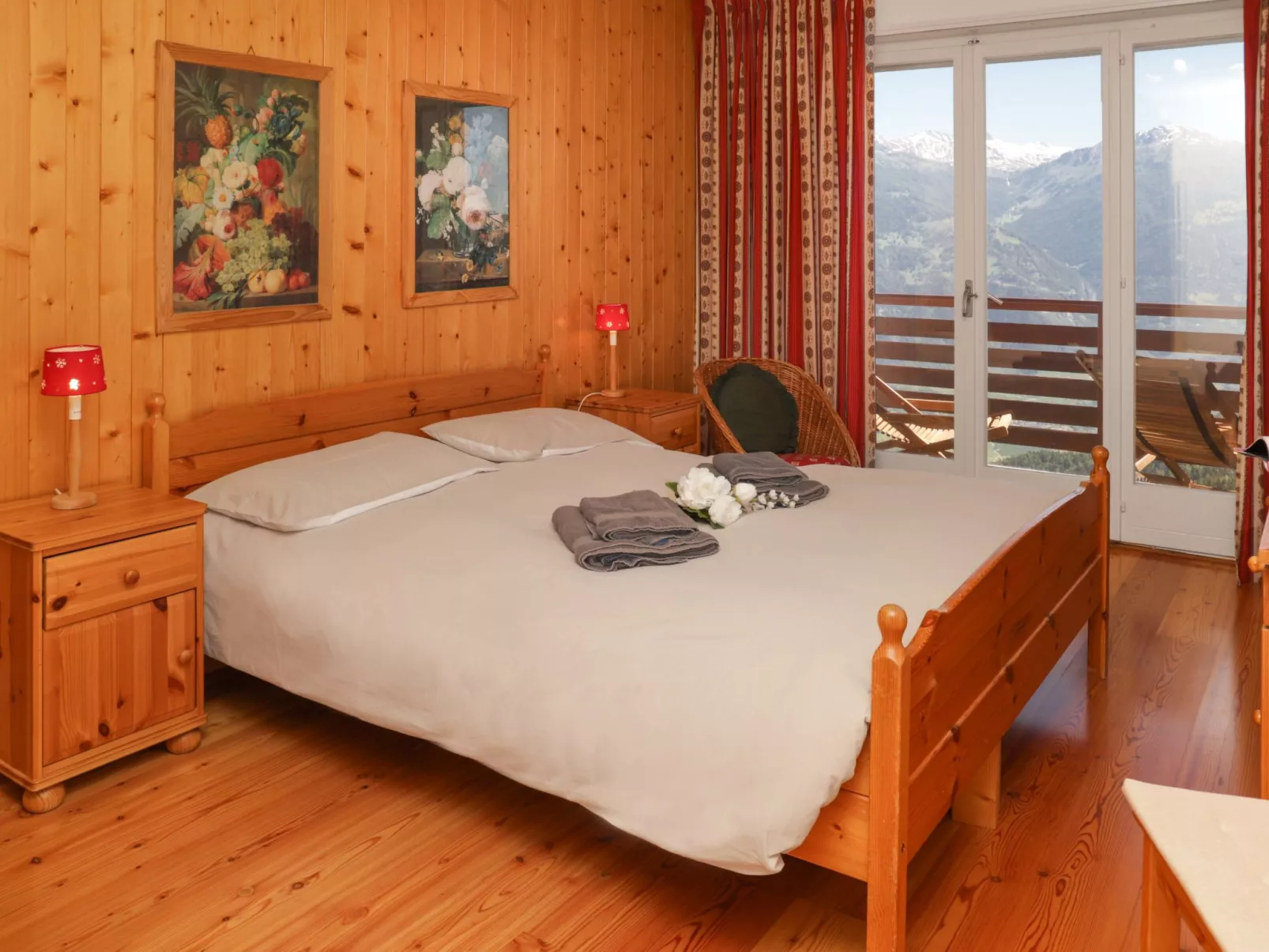 Europa Est 2 / APT 83-Binnen