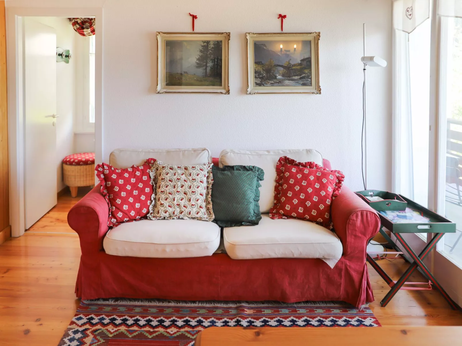 Europa Est 2 / APT 83-Binnen