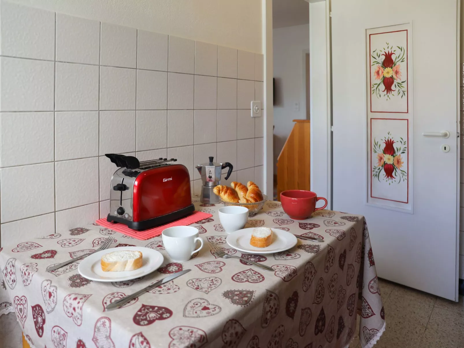 Europa Est 2 / APT 83-Binnen