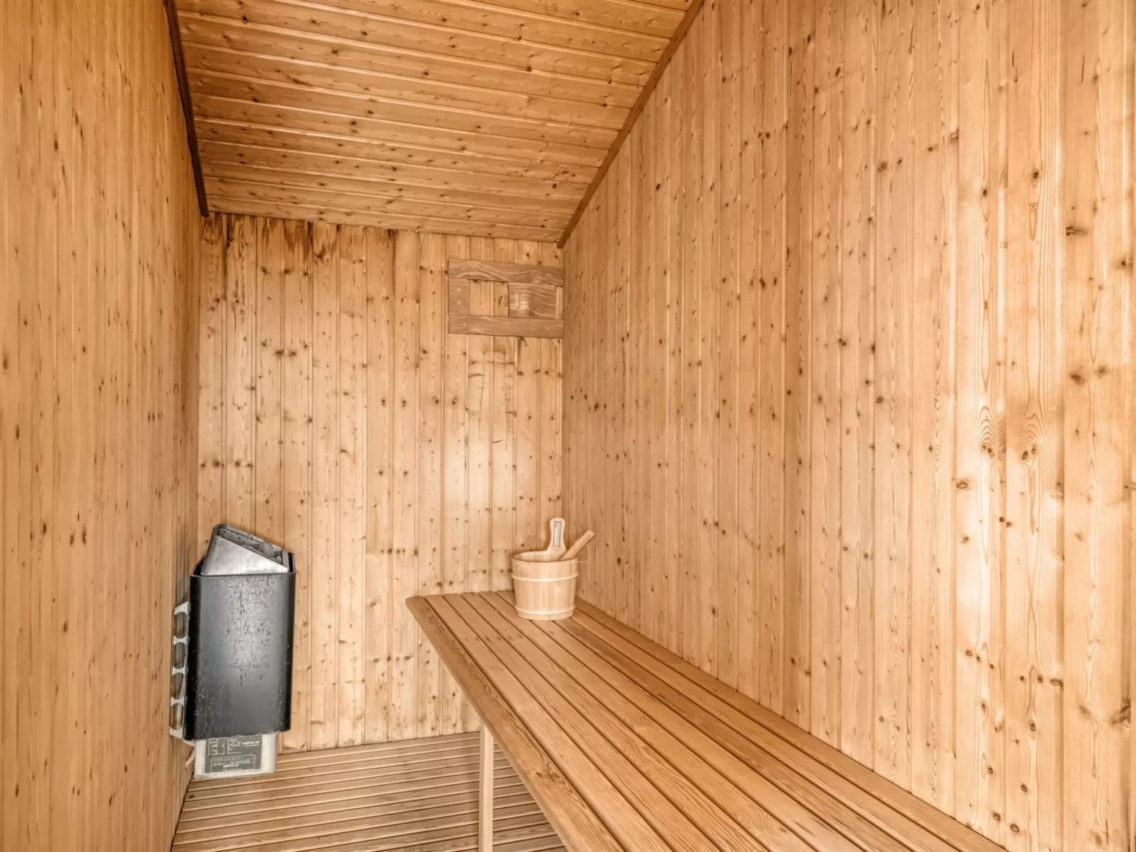 "Petkana" - 700m from the sea-Binnen