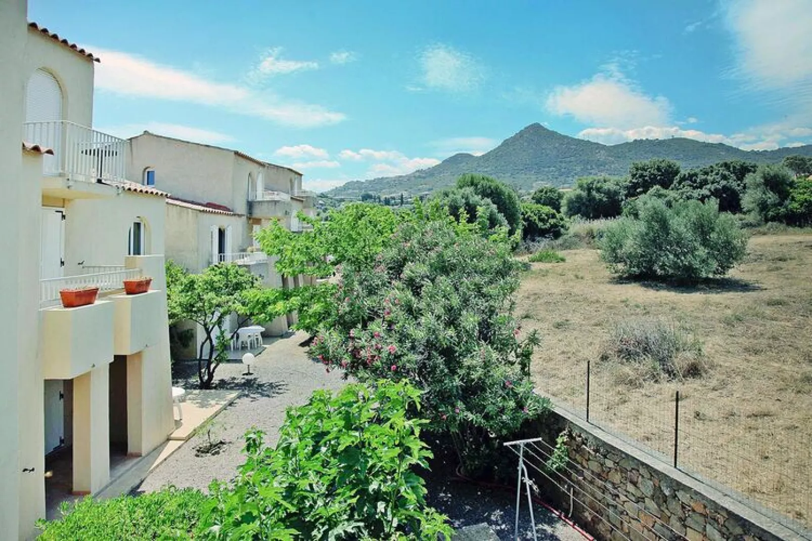 Apartments Motel Le Vieux Moulin Ile Rousse // 2pc4 -Apt 4 pers rez-de-chaussée-Uitzicht zomer