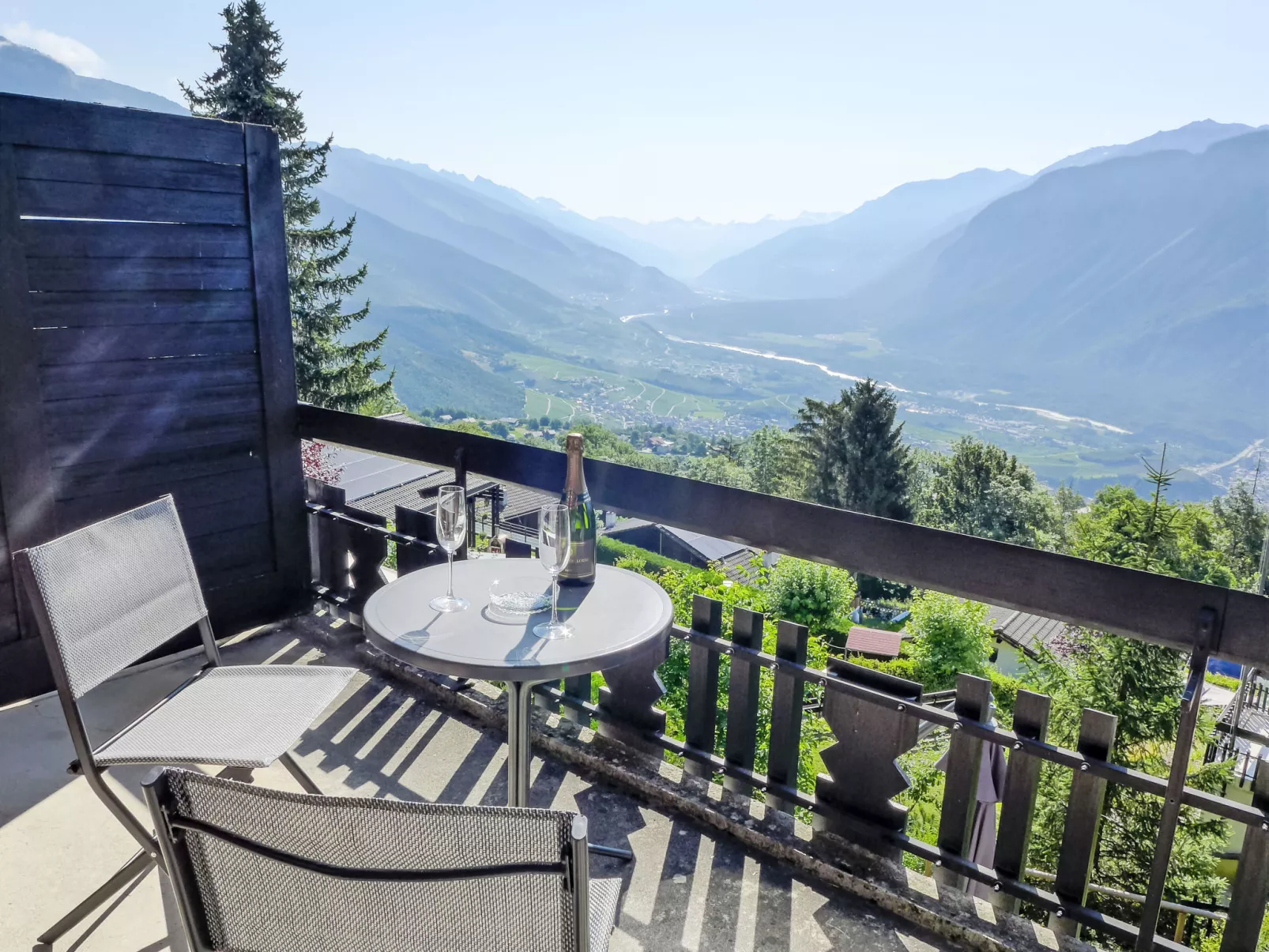 Chalet Sans Nom-Buiten