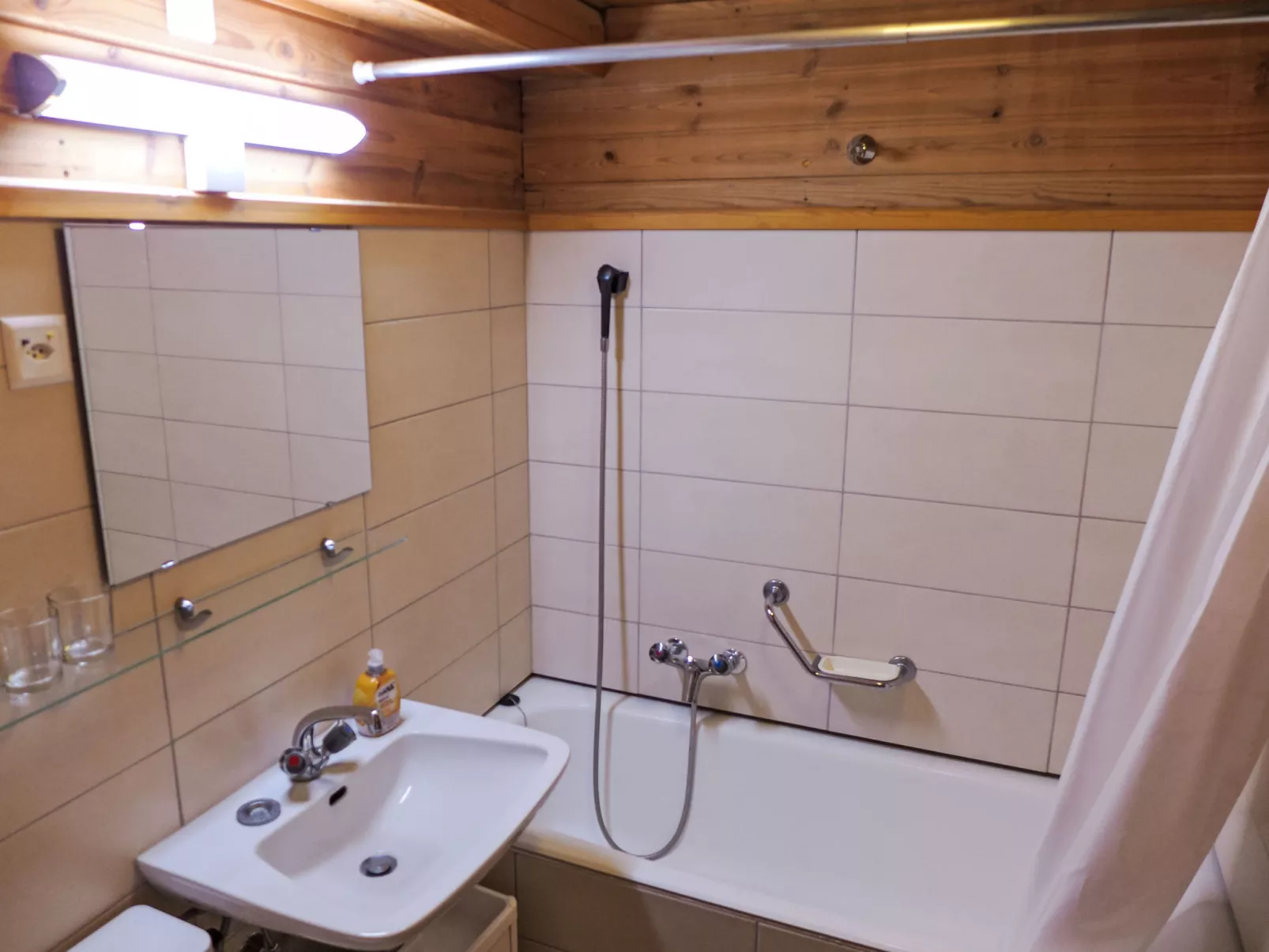 Chalet Sans Nom-Binnen