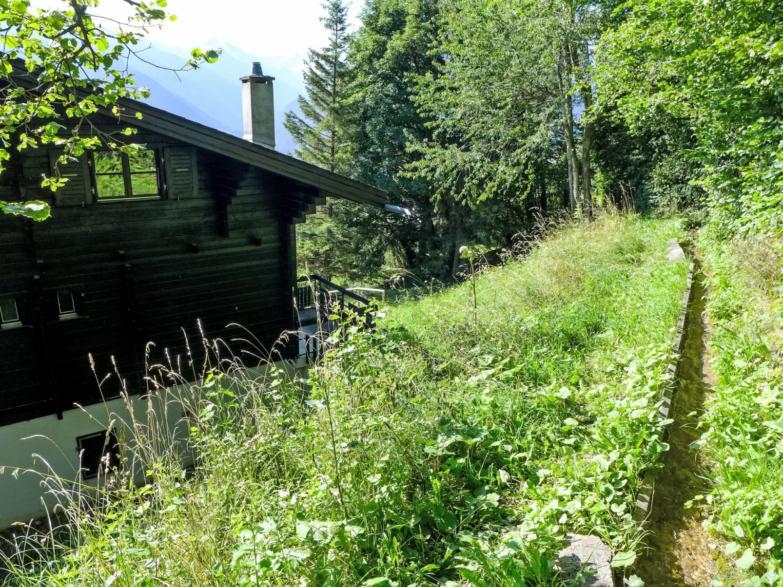 Chalet Sans Nom-Buiten