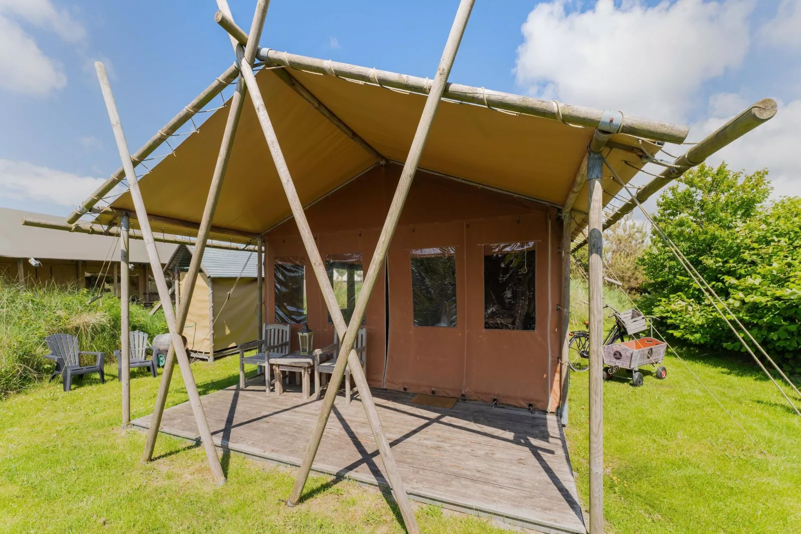 Duynlodge - Duynpark-Buitenkant zomer