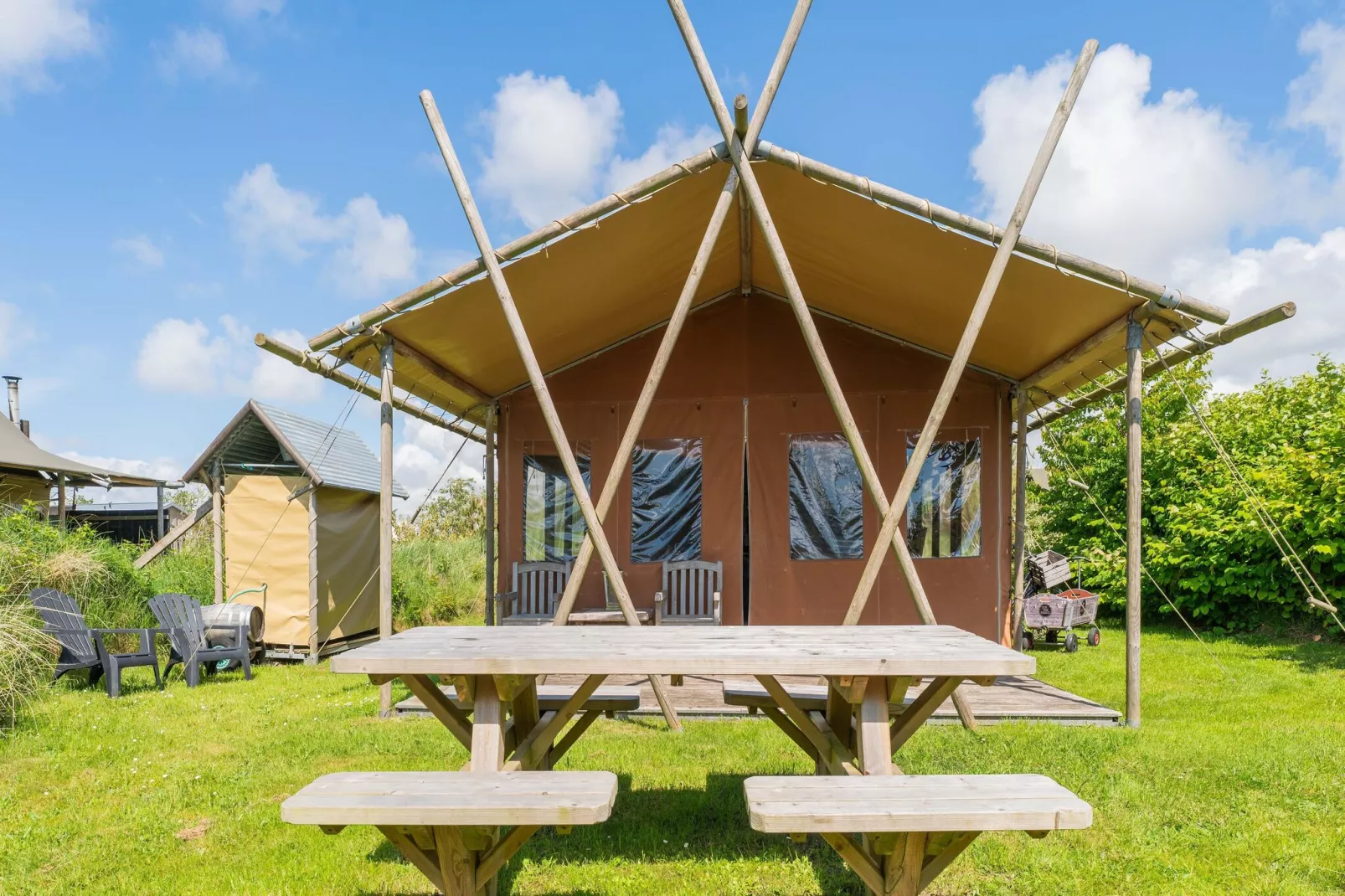 Duynlodge - Duynpark-Buitenkant zomer
