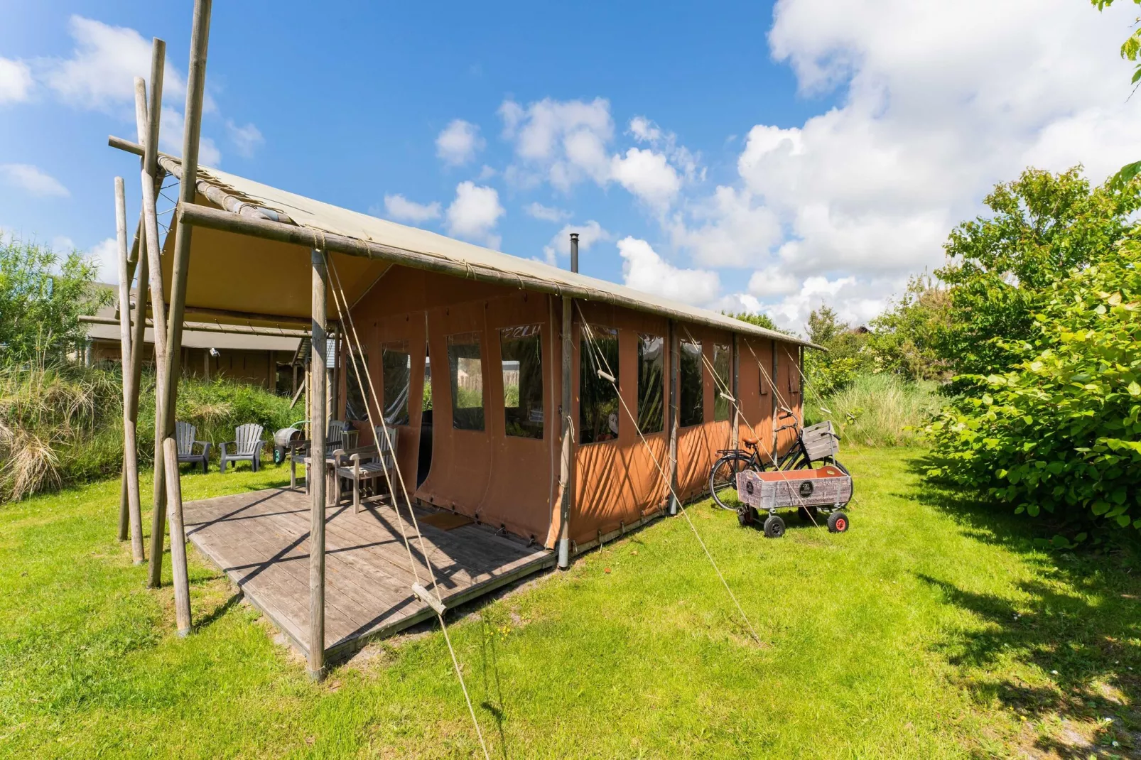 Duynlodge - Duynpark-Buitenkant zomer