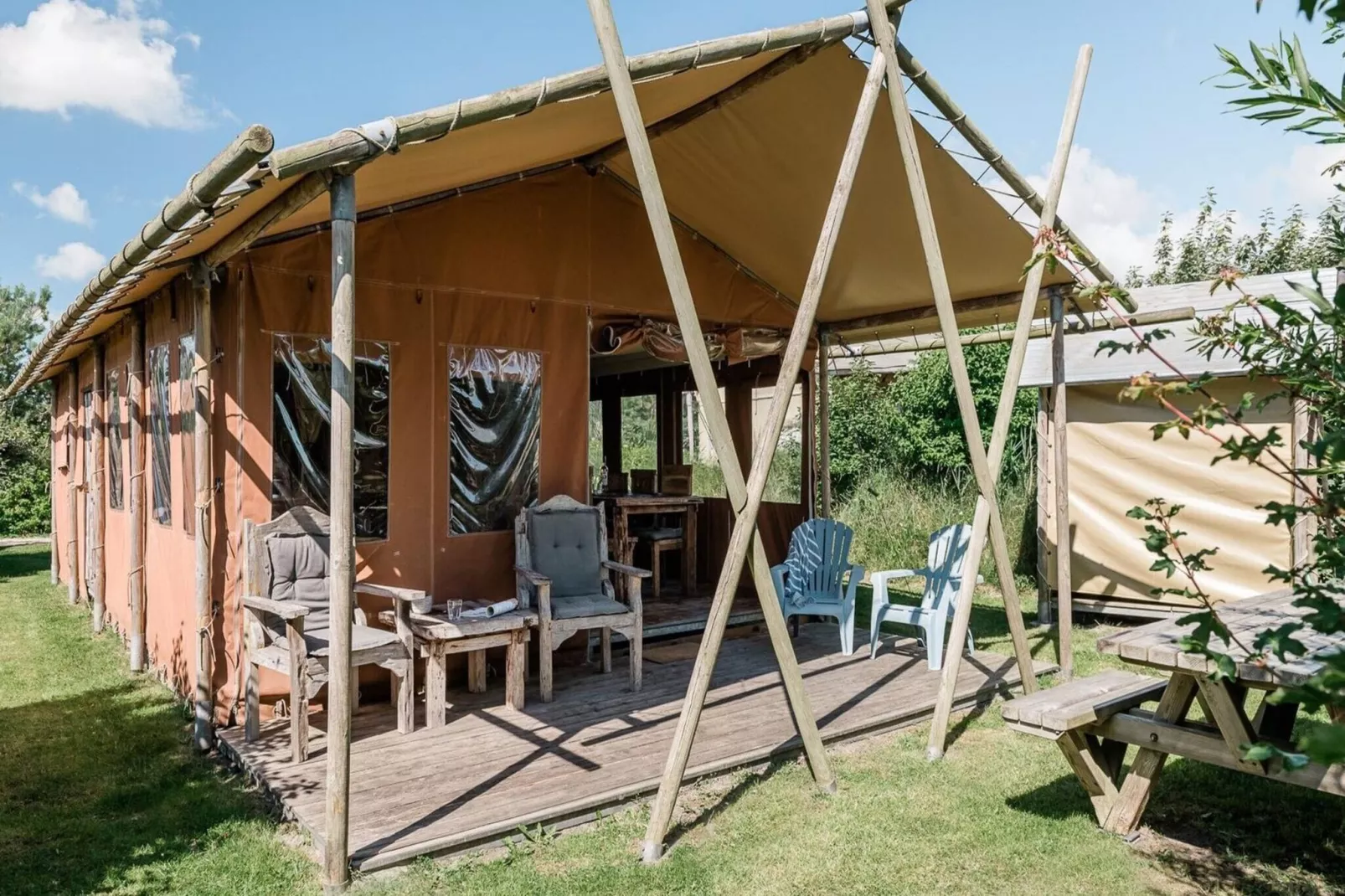 Duynlodge - Duynpark-Buitenkant zomer