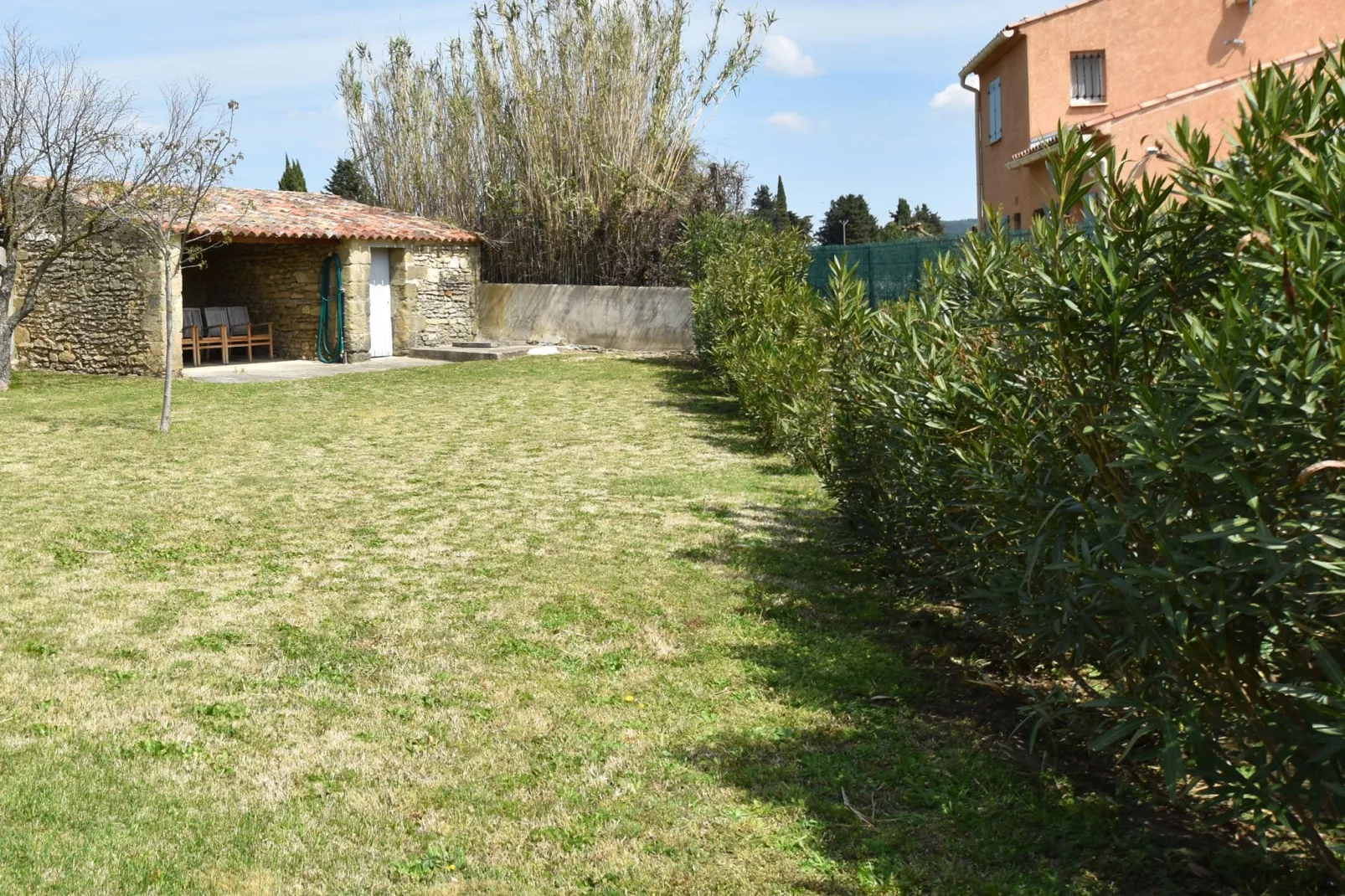 Stijlvolle villa in Zuid-Frankrijk met privézwembad-Tuinen zomer