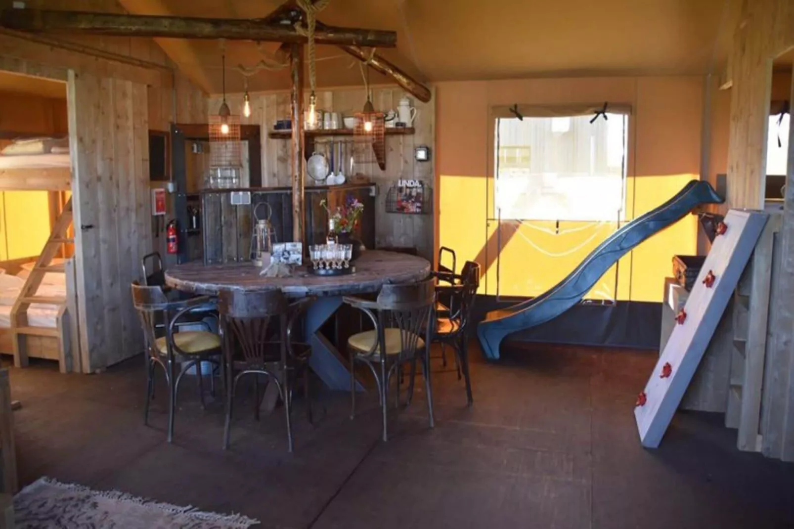 Kidz Lodge-Eetkamer