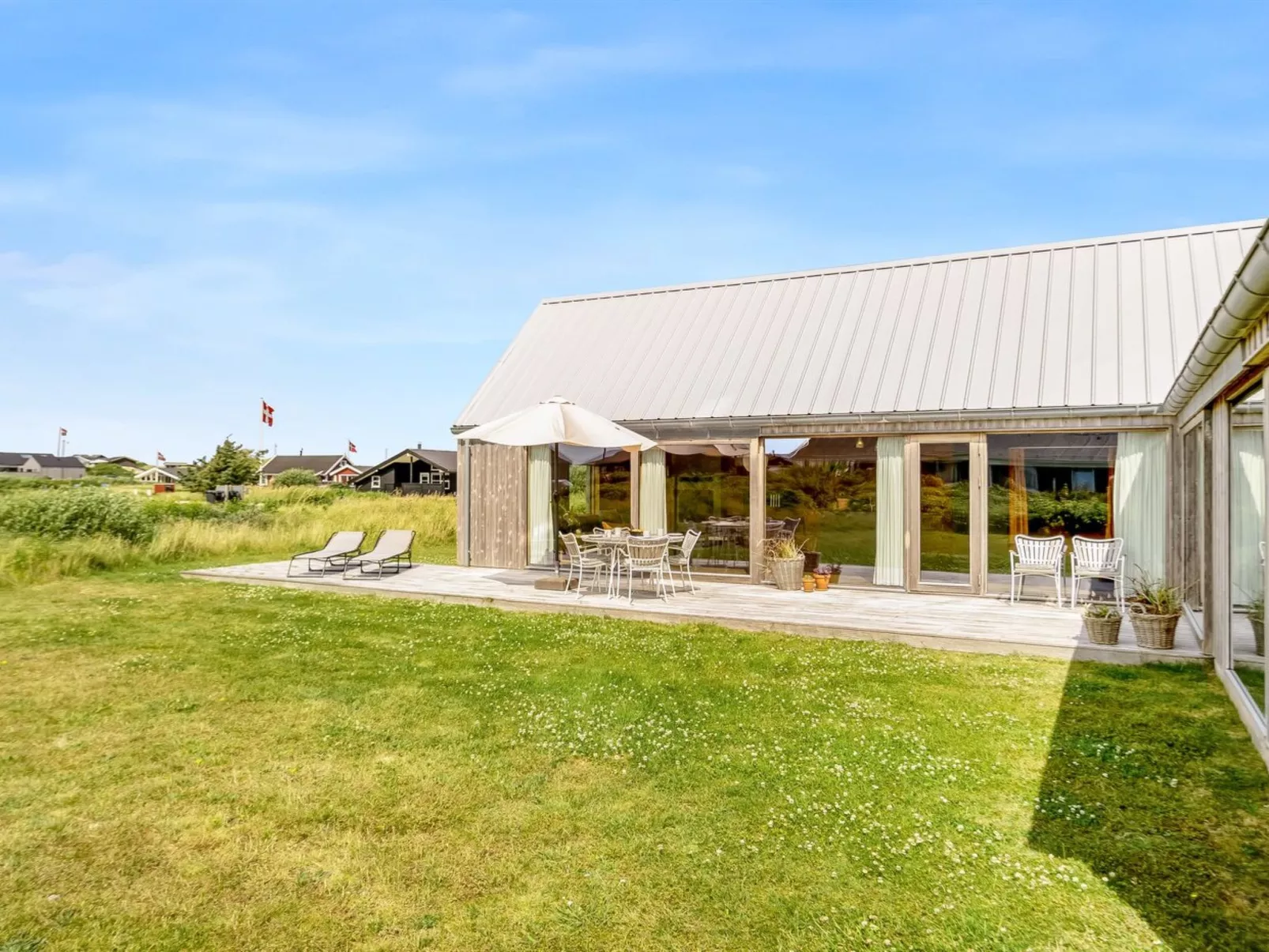 "Onni" - 250m from the sea-Buiten