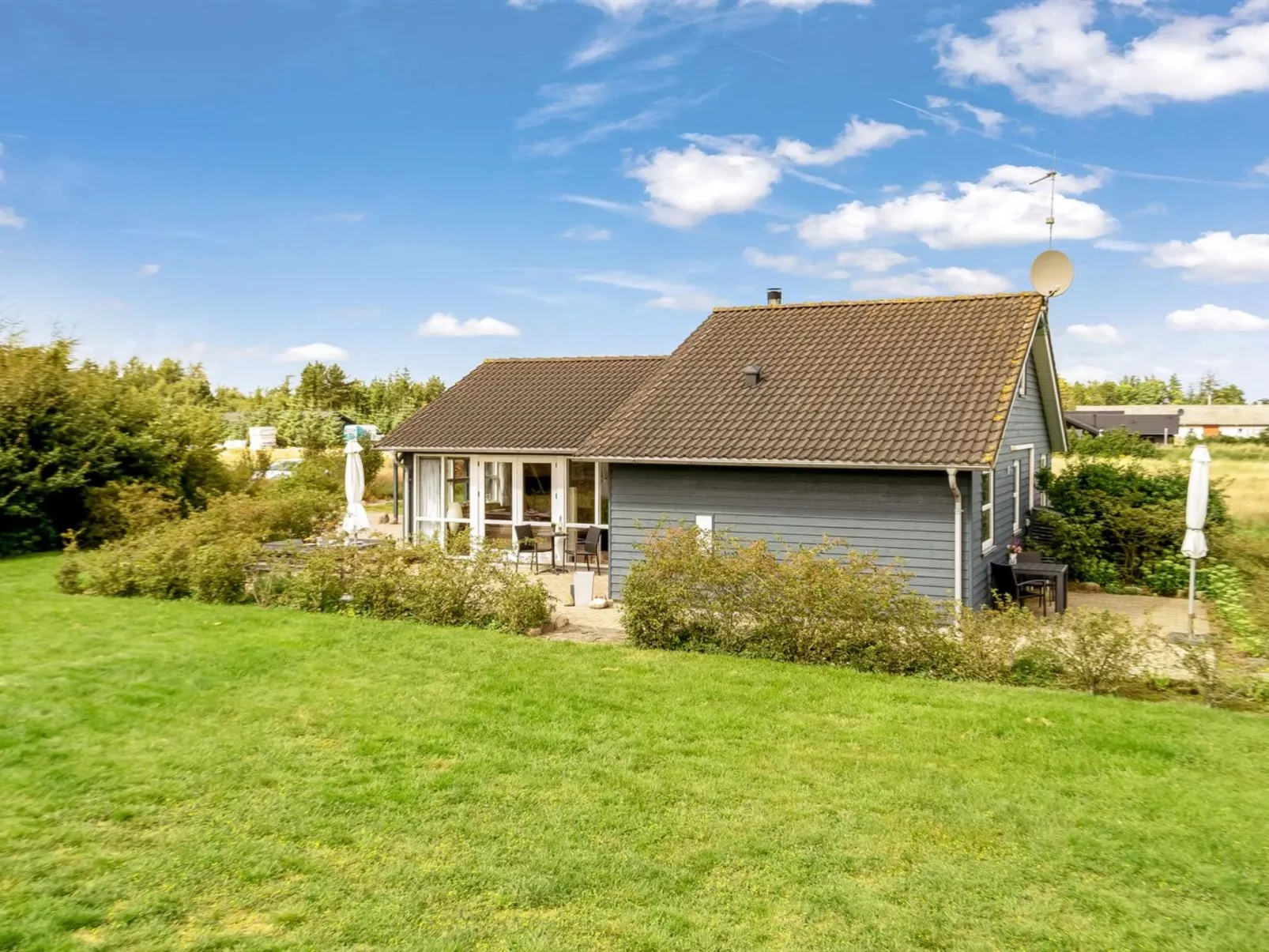 "Lari" - 600m from the sea-Buiten