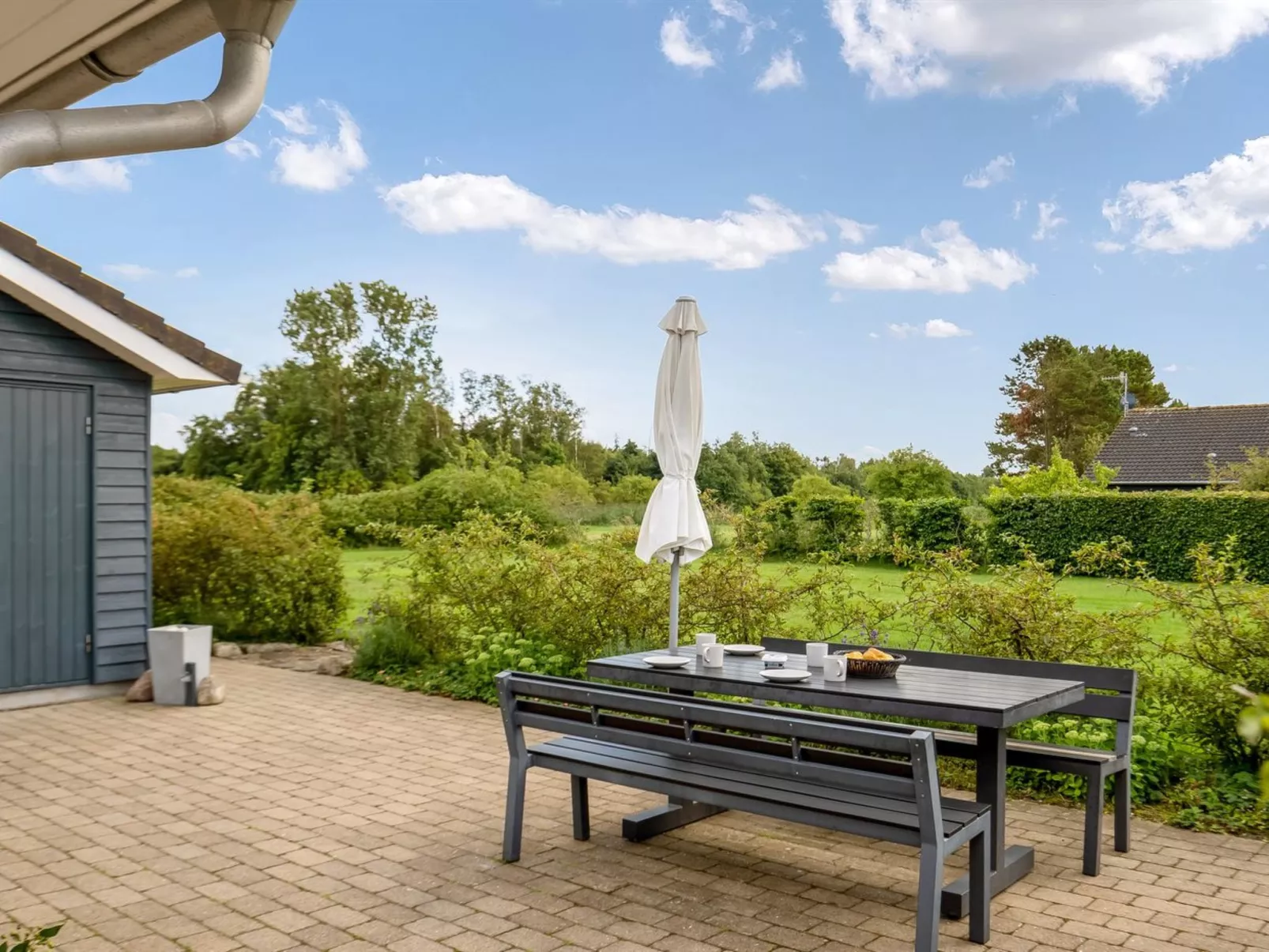 "Lari" - 600m from the sea-Buiten