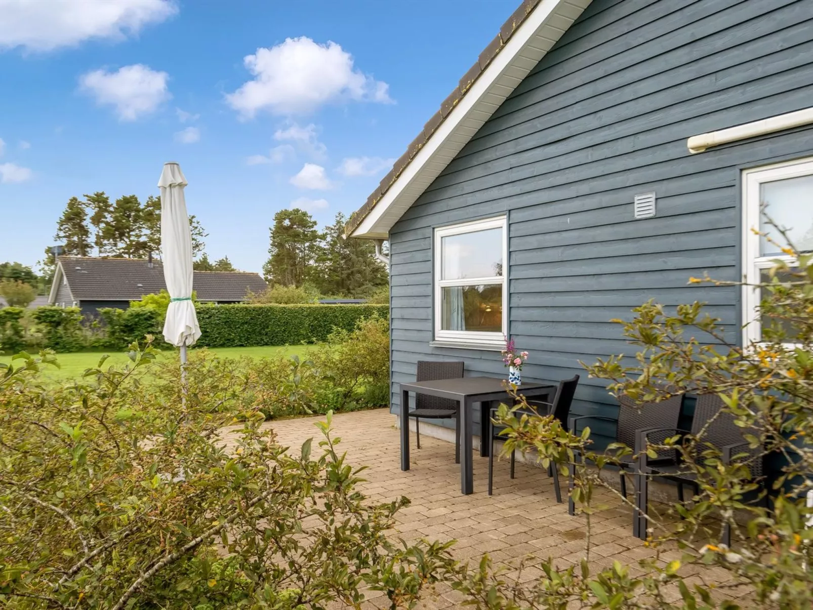 "Lari" - 600m from the sea-Buiten