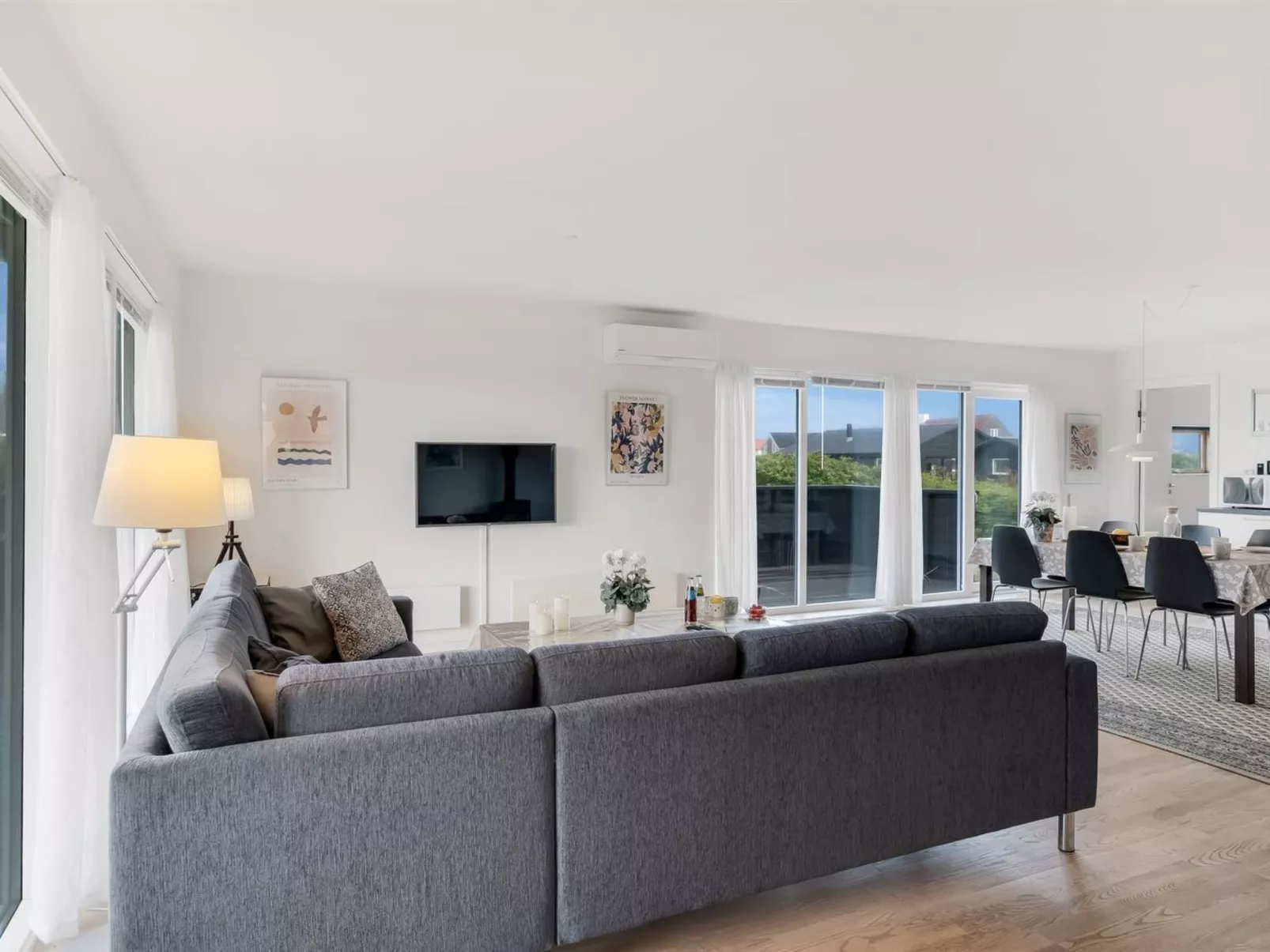 "Mildrid" - 200m from the sea-Binnen