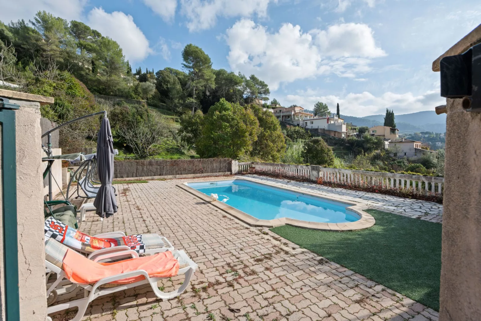 Home View & Pool-Zwembad